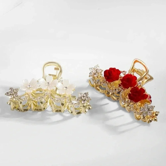 Set of 2 beautiful hair clips  rhinestones, red and white velvet roses - Picture 1 of 8